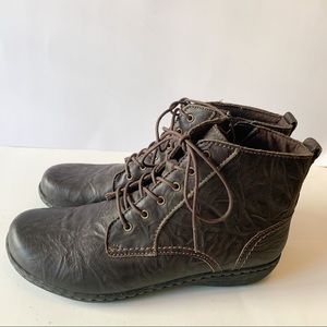 Clarks Bendable Ankle Boots Crinkle Leather Sz 8.5